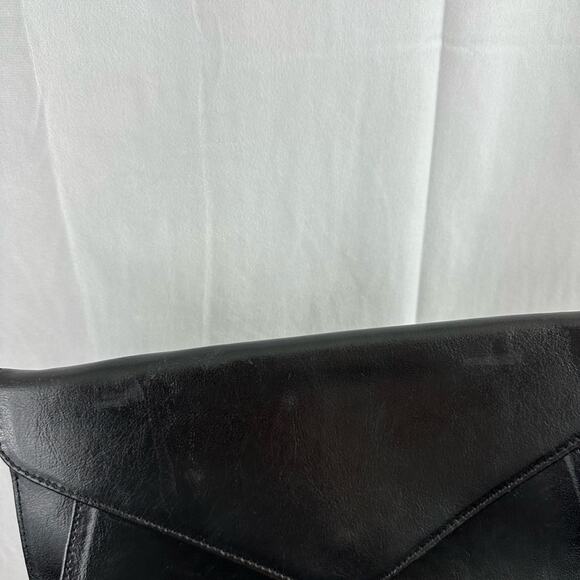 Black Faux Leather Envelope Crossbody Purse Bag w/ Gold Chain - Picture 3 of 6